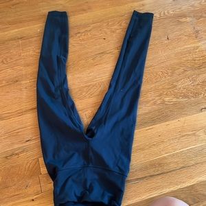 Lululemon navy wunder under leggings
